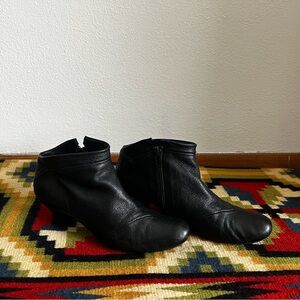 Vialis Black Ankle Boots